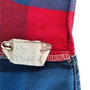 Movie and Tv Show Clothes XL shirt
WITH ACTOR CK EDWARD COSTUMES DEPARTMENT TAG